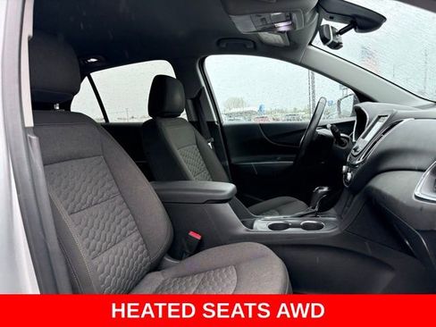Used 2019 Chevrolet Equinox LT w/ Driver Convenience Package AWD/4WD image 11