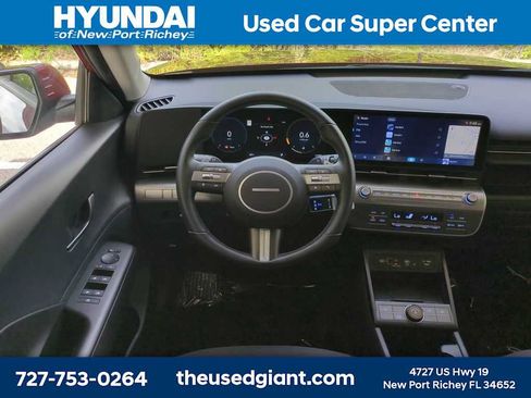 Certified 2024 Hyundai Kona SEL w/ Convenience Package AWD/4WD image 17
