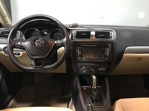Used 2015 Volkswagen Jetta SE image 21