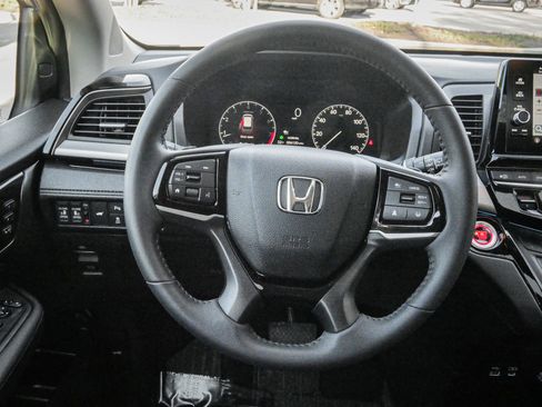 Certified 2025 Honda Odyssey Touring image 18