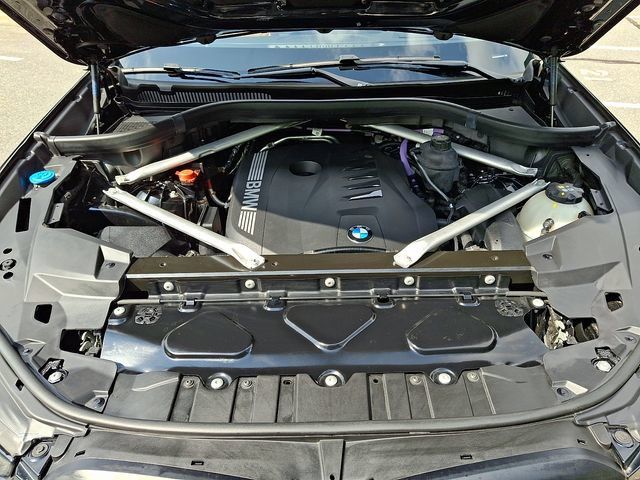 Used 2024 BMW X5 xDrive40i w/ M Sport Package AWD/4WD image 27