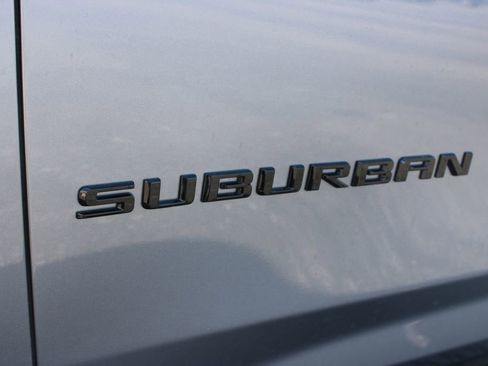 Used 2022 Chevrolet Suburban Z71 image 21