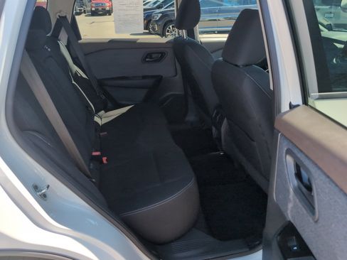 Used 2023 Nissan Rogue S AWD/4WD image 19