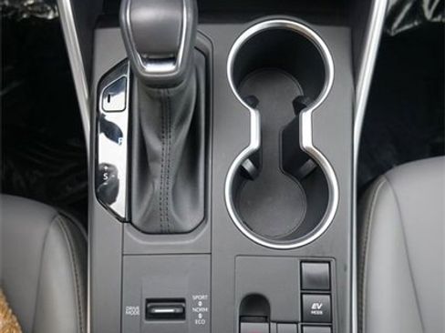 Used 2023 Toyota Highlander Bronze Edition image 10