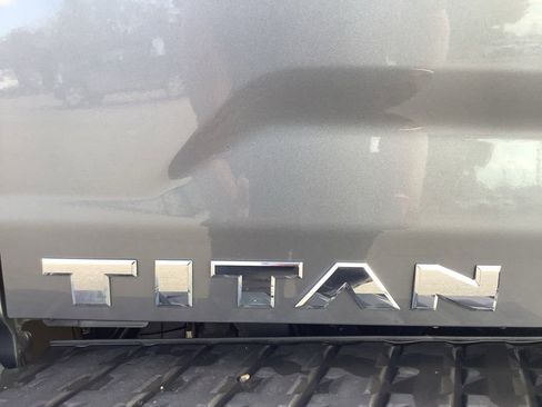 Used 2024 Nissan Titan SV image 12