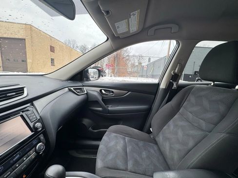 Used 2016 Nissan Rogue SV w/ SV Premium Package image 19