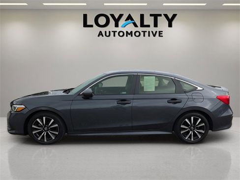 Used 2022 Honda Civic EX image 2