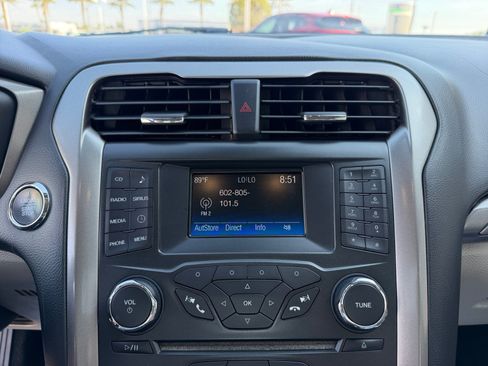 Used 2018 Ford Fusion SE FWD image 28