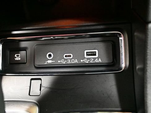 Used 2023 Subaru Ascent Limited w/ Technology Package AWD/4WD image 30
