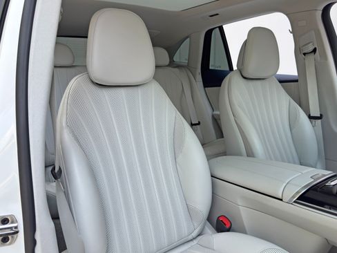 Used 2023 Mercedes-Benz EQE 500 4MATIC SUV w/ Exclusive Trim Package image 35