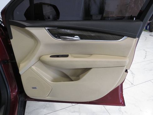 Used 2017 Cadillac XT5 FWD image 25