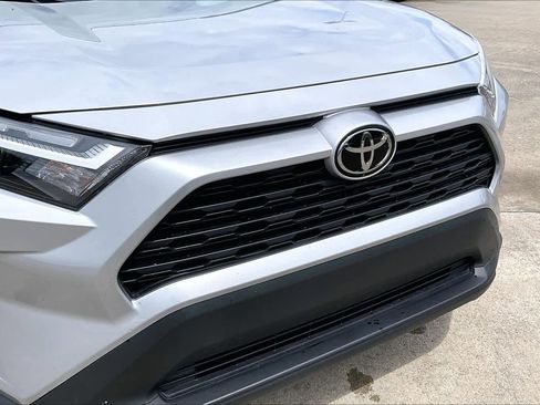 Used 2025 Toyota RAV4 XLE image 28