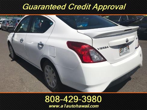 Used 2016 Nissan Versa SV FWD image 2