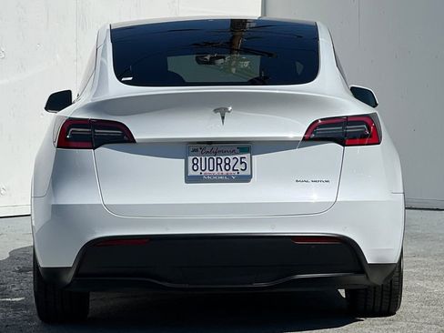 Used 2021 Tesla Model Y Long Range image 4