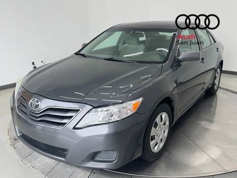 Used 2011 Toyota Camry LE FWD image 3