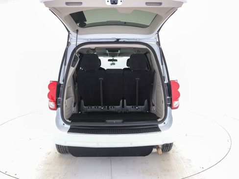 Used 2014 Dodge Grand Caravan SXT w/ Rear Park Assist Package FWD image 11