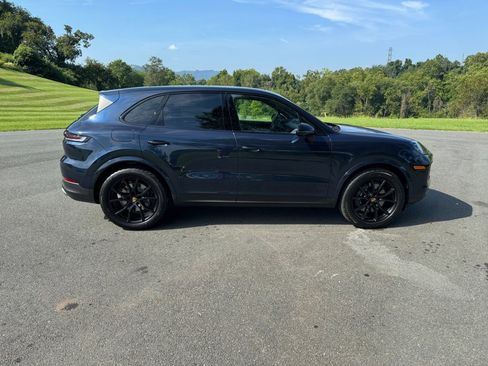 New 2025 Porsche Cayenne image 8