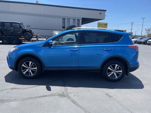 Used 2017 Toyota RAV4 XLE w/ All Weather Liner Package AWD/4WD image 5