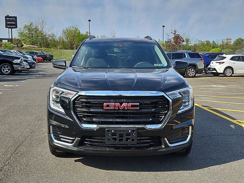 Used 2023 GMC Terrain SLE w/ Driver Convenience Package AWD/4WD image 2