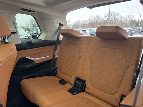 Used 2024 BMW X7 xDrive40i w/ Climate Comfort Package image 20
