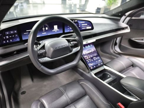 Used 2022 Lucid Air Grand Touring image 20