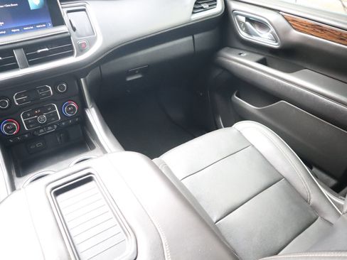 Used 2022 Chevrolet Suburban Premier AWD/4WD image 26