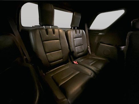 Used 2015 Ford Explorer XLT w/ Equipment Group 202B AWD/4WD image 27