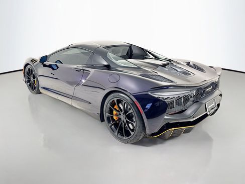 Used 2025 McLaren Artura Spider RWD image 5