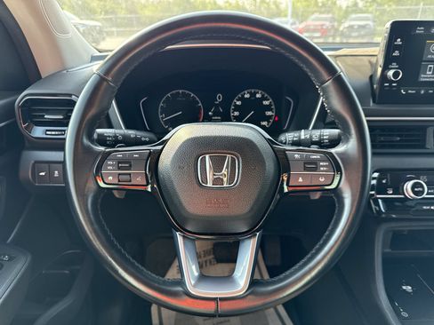 Used 2024 Honda Pilot EX-L image 11