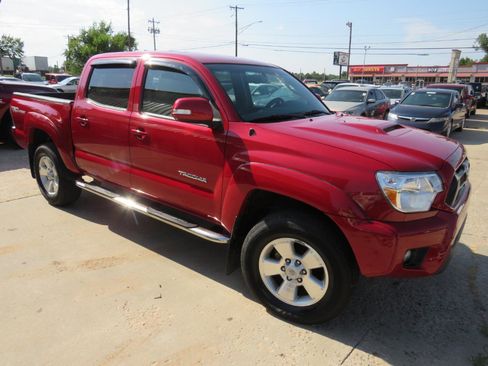 Used 2015 Toyota Tacoma 4x4 Double Cab w/ TRD Sport Package image 3