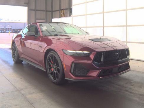 Used 2025 Ford Mustang GT Premium RWD image 4