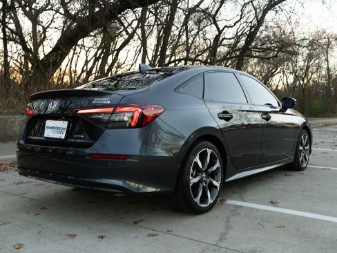 Used 2025 Honda Civic Sport image 9