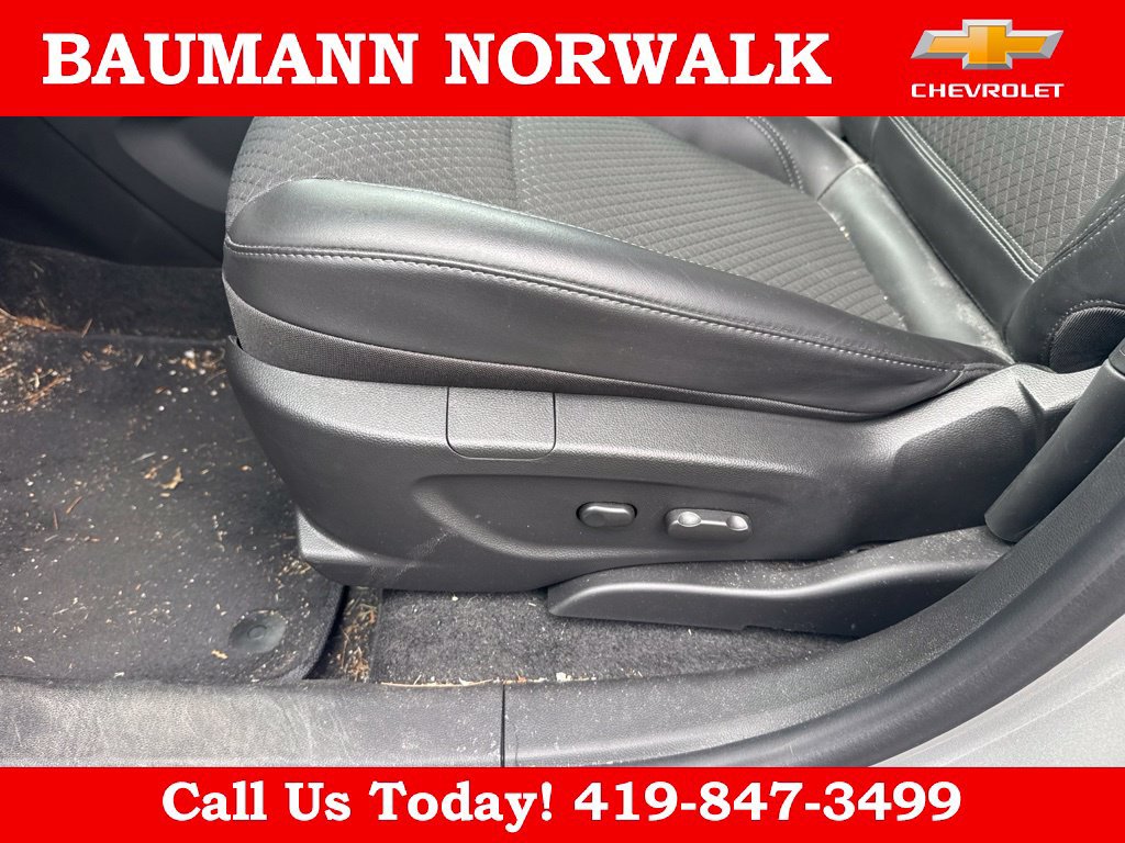 Used 2022 Buick Encore Preferred AWD/4WD image 16