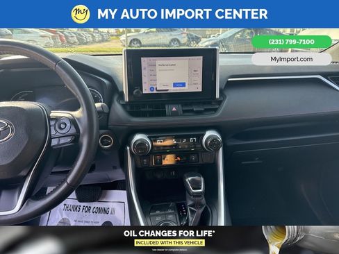 Used 2023 Toyota RAV4 SE image 19