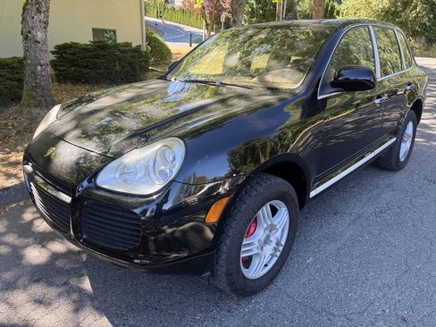 Used 2005 Porsche Cayenne Turbo AWD/4WD image 1