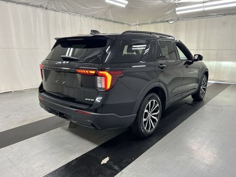 Used 2026 Ford Explorer ST-Line AWD/4WD image 2