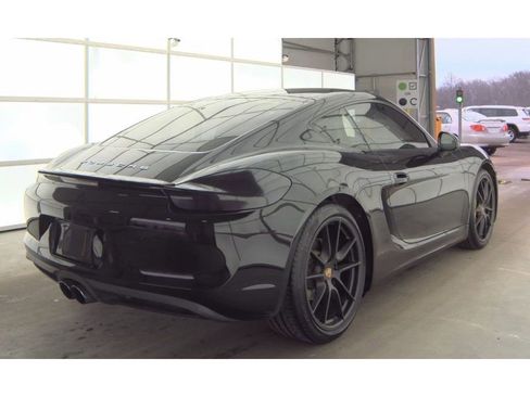 Used 2016 Porsche Cayman w/ Convenience Package image 5