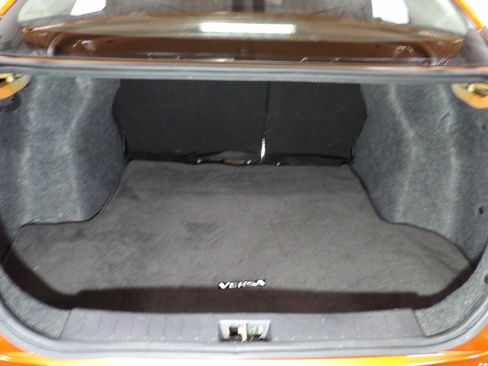 Used 2022 Nissan Versa SR FWD image 9
