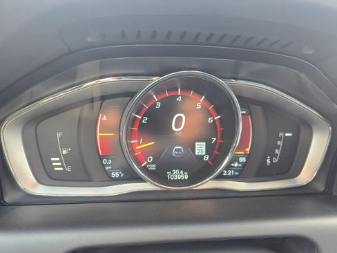 Used 2016 Volvo XC60 T5 Platinum image 17