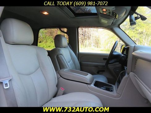 Used 2004 Chevrolet Tahoe LT w/ LT Preferred Equipment Group AWD/4WD image 7