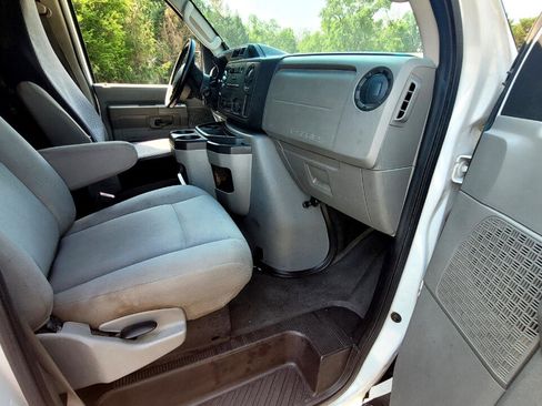 Used 2010 Ford E-250 and Econoline 250 image 14