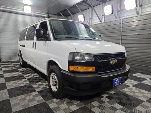 Used 2019 Chevrolet Express 3500 LS image 4