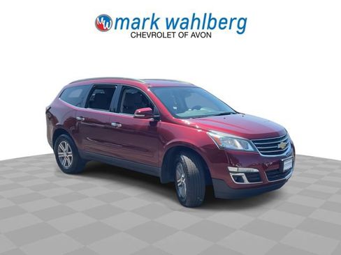 Used 2017 Chevrolet Traverse LT FWD image 2