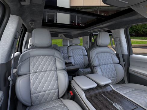 New 2026 Lincoln Navigator Black Label image 10