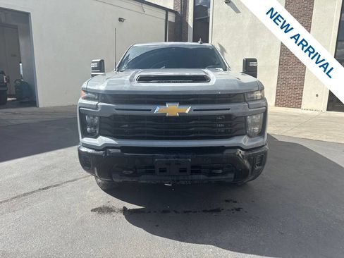 Used 2025 Chevrolet Silverado 2500 Custom w/ Custom Value Package AWD/4WD image 2
