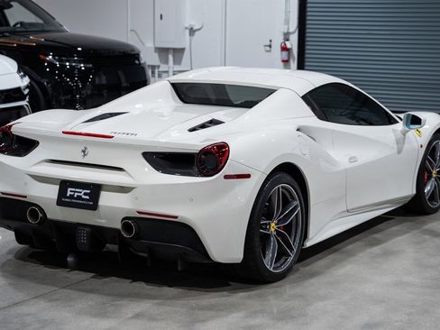 Used 2018 Ferrari 488 Spider image 13