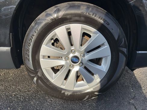 Used 2018 Subaru Outback 2.5i Premium image 9