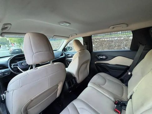 Used 2015 Jeep Cherokee Latitude image 18