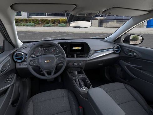 New 2026 Chevrolet Trax LS w/ LS Convenience Package FWD image 15