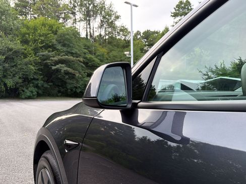 Used 2026 Tesla Model Y 2WD image 23
